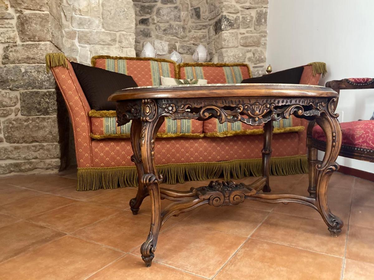 ジョヴィナッツォPalazzo Morola XIV Centuryアパートメント エクステリア 写真
