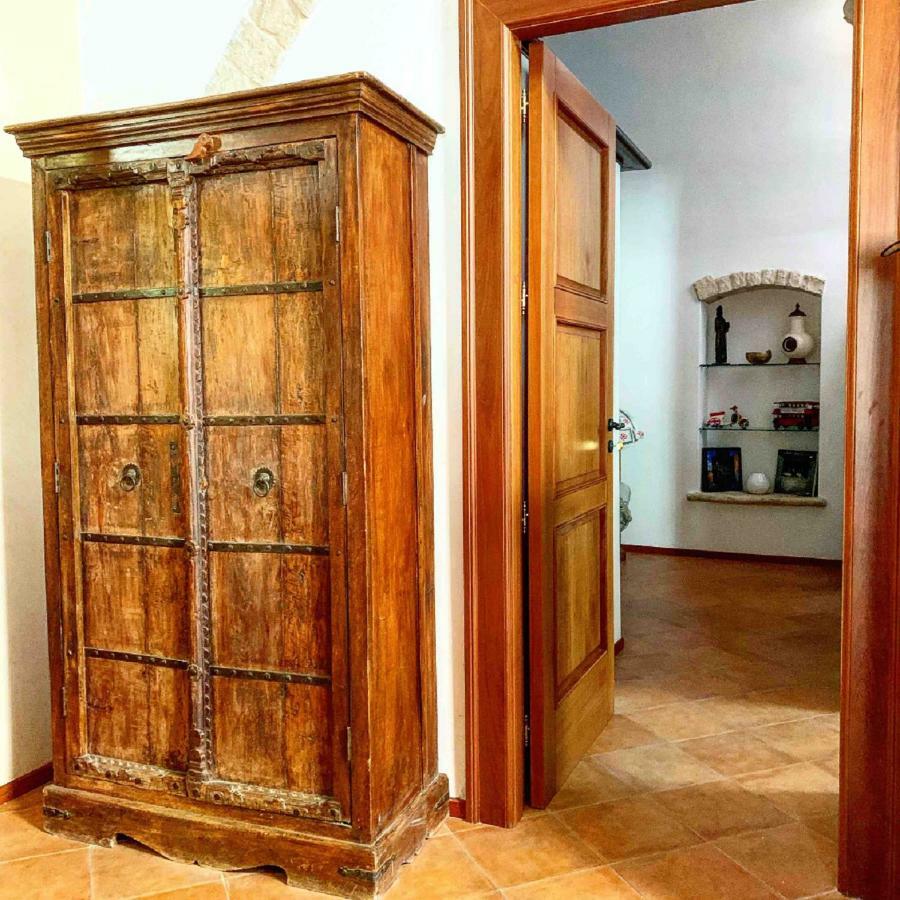 ジョヴィナッツォPalazzo Morola XIV Centuryアパートメント エクステリア 写真